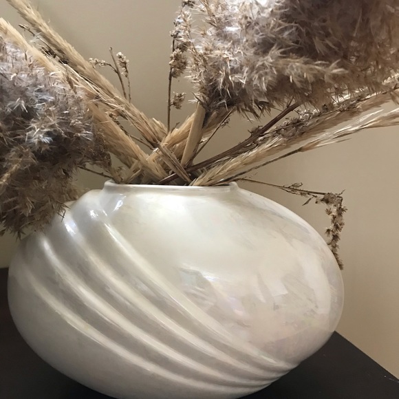 Vases - Picture 4 of 5